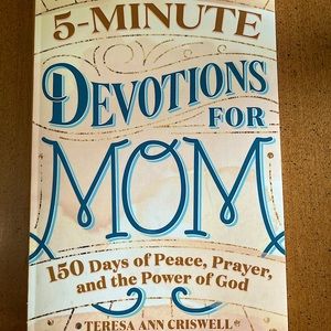 Five Minute Devotions for Mom